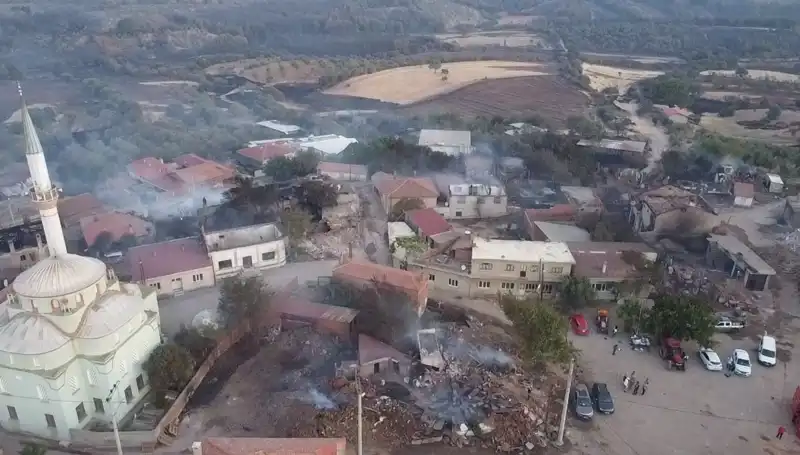Çanakkale'de Korkutan Orman Yangını: Havadan Kullanılan Yöntemlerle Yanan Alanlar İncelendi