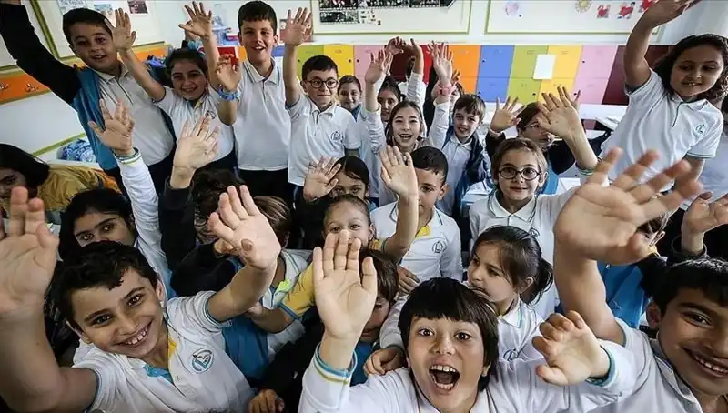 9 Günlük Tatil Sonrası Okullarda Yeniden Eğitim Heyecanı Başlıyor