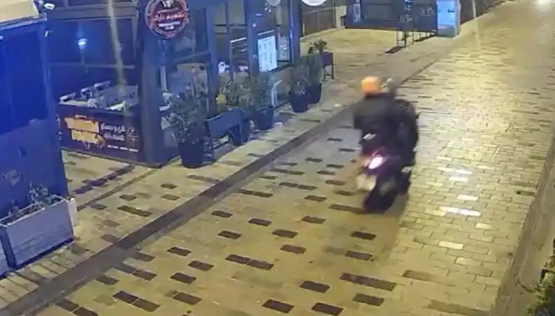 Gece Kulübünde Haraç Saldırısı: Olay Anı Kameralarda