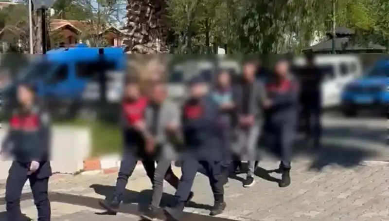 Aydın'da Şoke Eden Olay: Adamı Gasbettiler, Üzerine Benzin Döküp Yakmaya Çalıştılar!