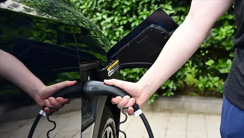 ABD'nin Gümrük Vergilerine Rağmen İngiltere'den Elektrikli Araç Üreticilerine Desteği