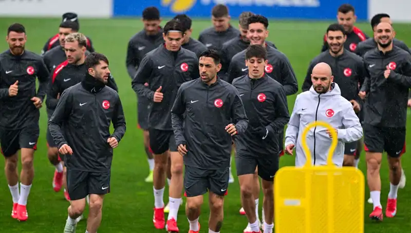 Milli Takım Kadrosunda Şok Gelişme: İki Futbolcu Ağrıları Nedeniyle Eksiği Hissettiriyor