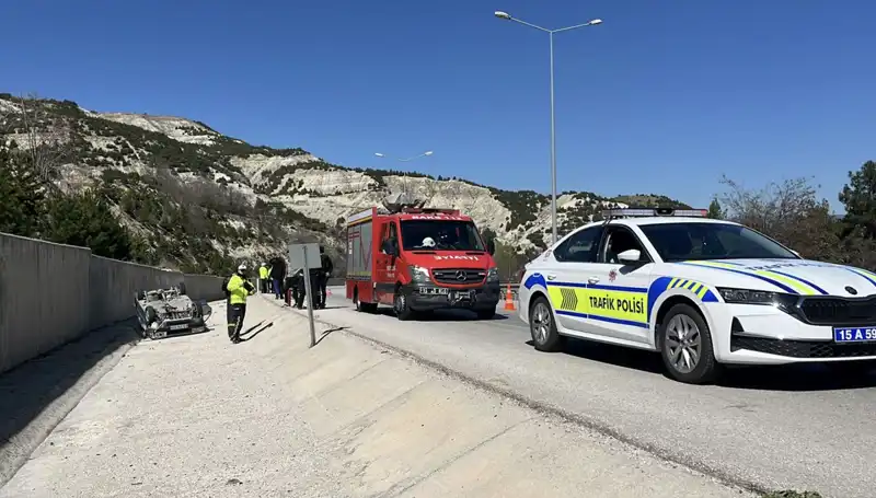 Burdur’da İkisi Çocuk Dört Kişinin Yaralandığı Feci Kaza