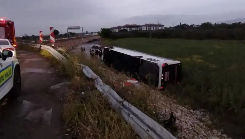 Manisa'da Yolcu Otobüsü Kazası: Yaralılar ve Son Gelişmeler