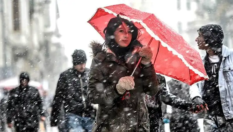 İstanbul’u Etkisi Altına Alan Soğuk Hava Dalgası: Sıcaklık 20 Derece Düşüyor