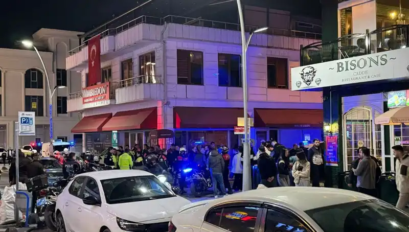 Korkunç Olay: Kafe Sahibine Bıçakla Saldıran Adam, Hava Ateşi Açtı!