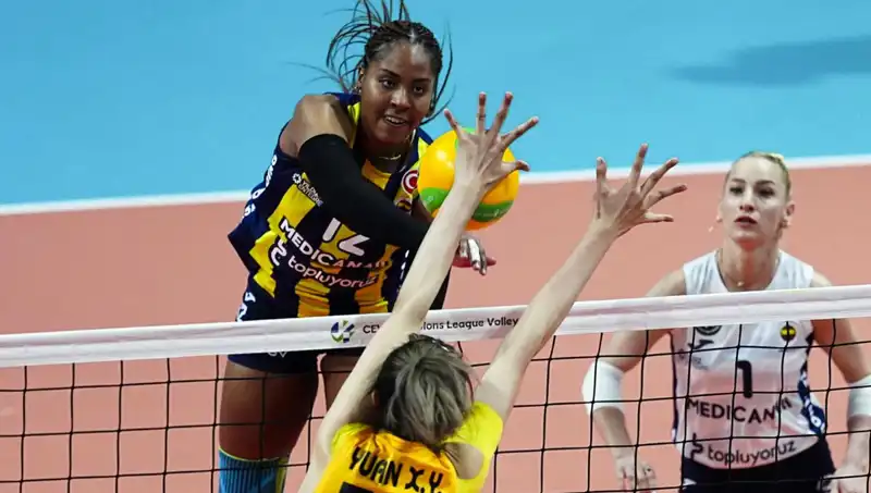 Fenerbahçe'den VakıfBank’a Şok Galibiyet: Avrupa'daki Derbi Heyecanı