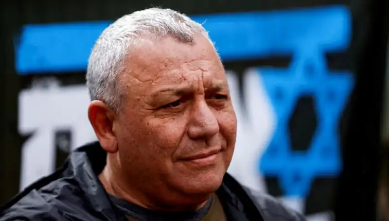 İsrail'in Siyasi Arenasında Şok Gelişme: Gadi Eisenkot İstifa Etti