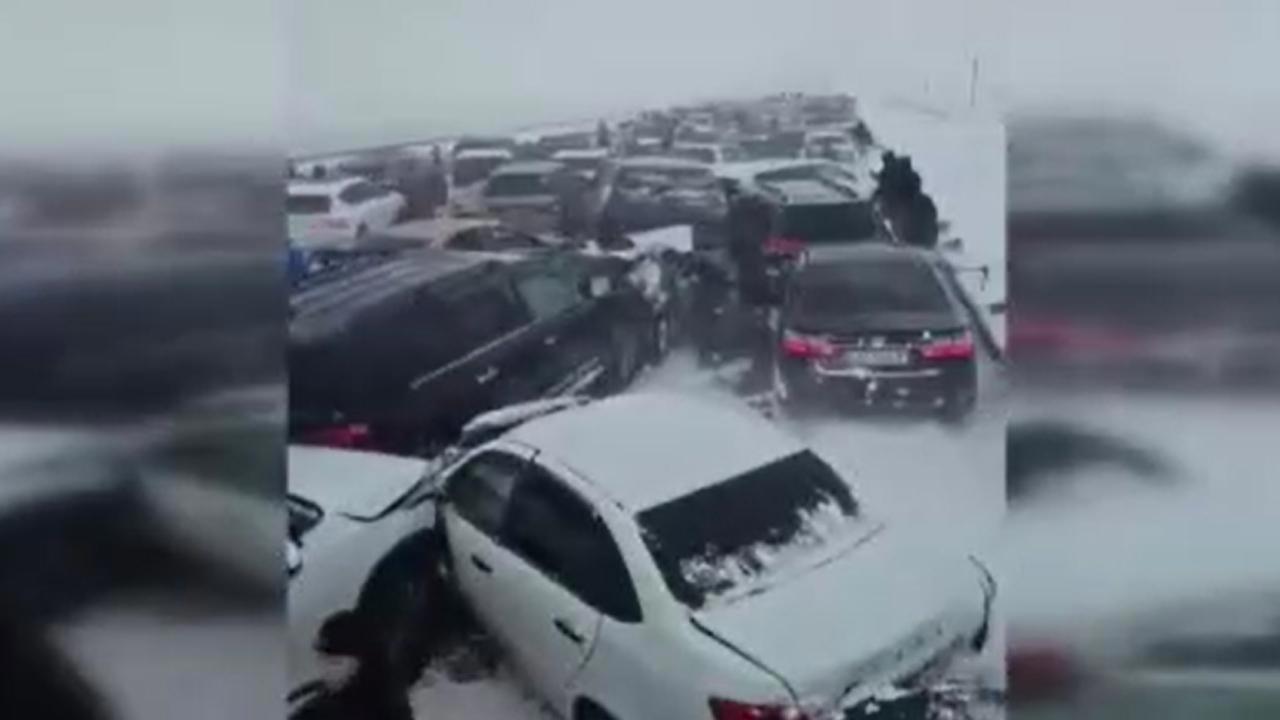 Kazakistan'da Otoyolda Dev Kaza: 95 Araç Birbirine Girdi