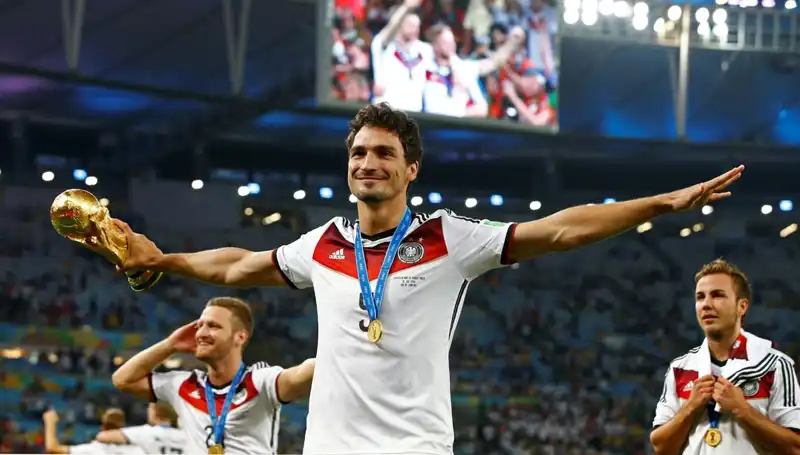 Hummels Futbolu Bırakıyor: Kariyerine Veda Eden Alman Yıldız