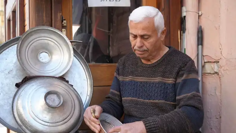Zamana Yenik Düşen Meslekler: Geçmişin Efsaneleri Bugün Neden Unutuldu?