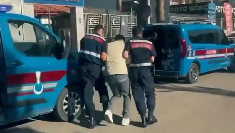 10 İlde Büyük Operasyon: 5 Suç Örgütüne Yönelik 74 Gözaltı