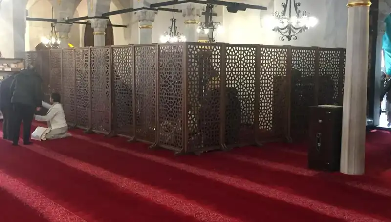Kadın-Erkek Yan Yana Teravih Namazı Kıldığı İddiasının Ayrıntıları