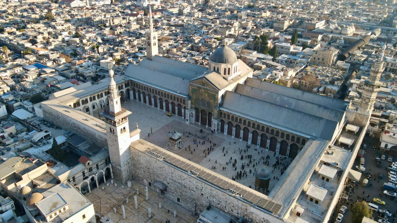 Suriye'de Özgürlük Kutlamaları Cuma Namazıyla Başladı