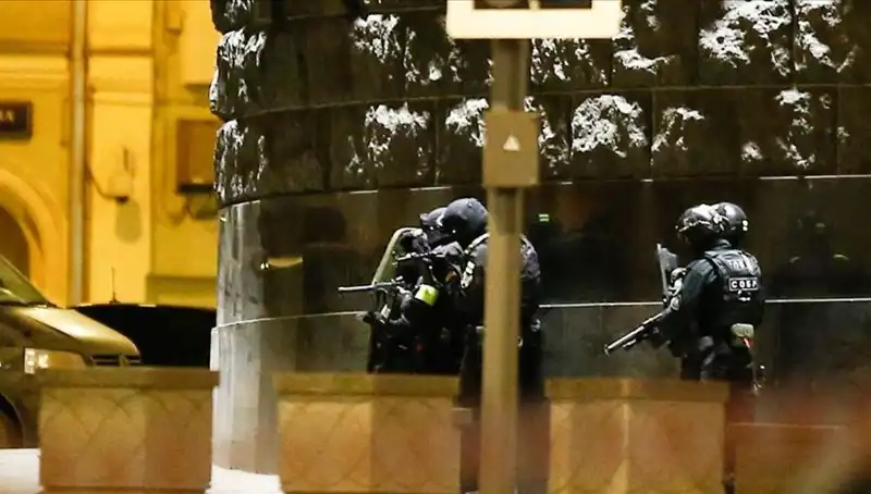 Rusya'da Çatıdan Rastgele Açılan Ateş, Korku Dolu Anlar Yaratıyor