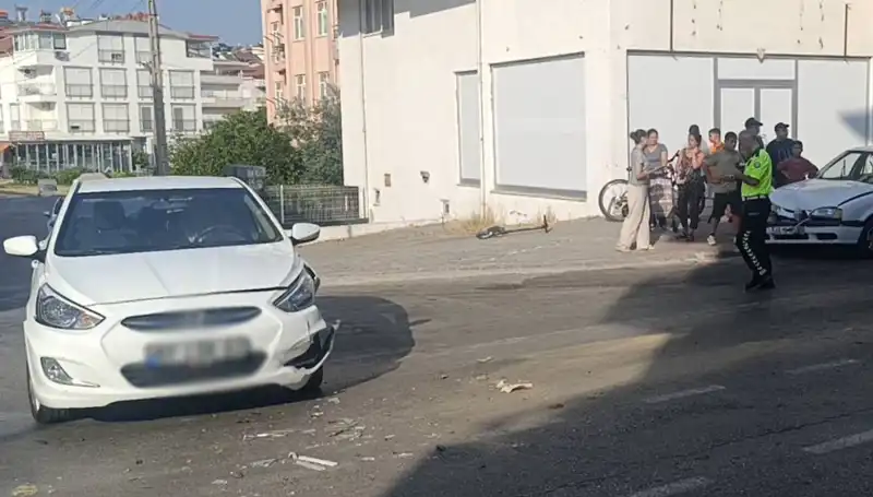Antalya'da İki Otomobilin Çarpışması: Yaralılar ve Olayla İlgili Detaylar