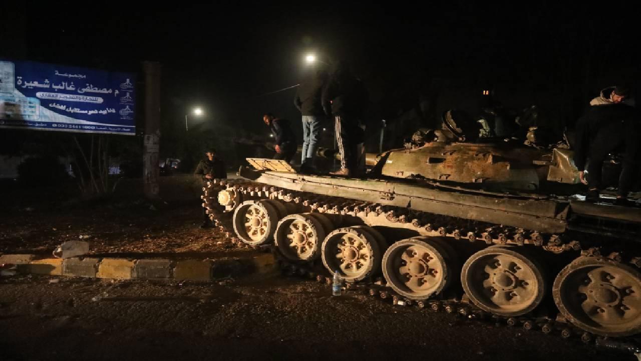 Rejim Karşıtı Güçler Stratejik Humus İlinde İlerliyor