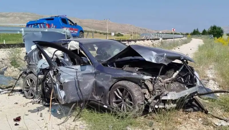 Sivas’ta Art Arda Gelen İki Trafik Kazası Sonrası 9 Yaralı