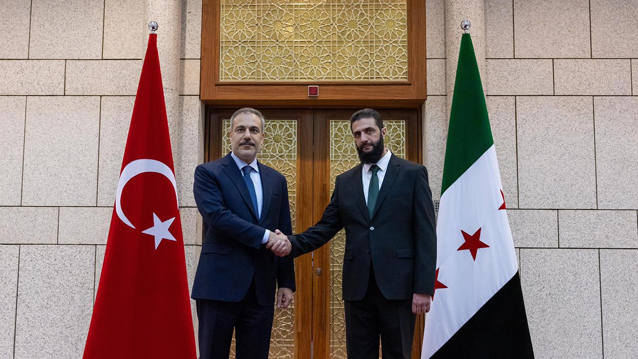 Bakan Fidan, Suriye'deki Yeni Yönetim Lideri ile Görüştü