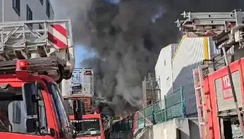 Tuzla’da Fabrika Yangını: Kontrol Altına Alındı, Hasar Belirleniyor!
