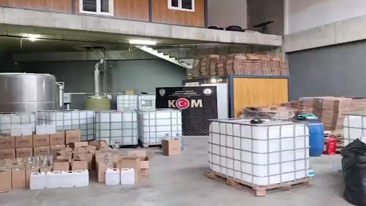 Çengel Operasyonları: 137 Bin Lire Sahte Alkol ve Etil Alkol Ele Geçirildi