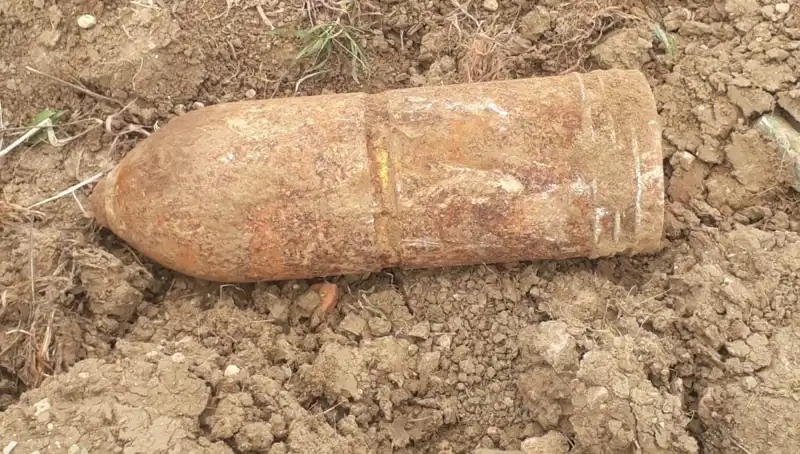 Çanakkale'de Tarihin Gölgesinde Patlamamış Top Mermisi Bulundu!