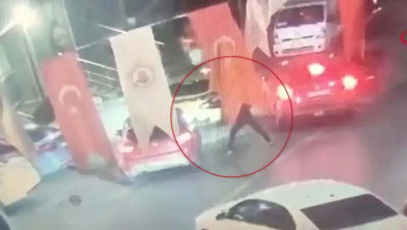 Genç Otomobilde Kurşun Yağmuruna Tutuldu: Sır Perdesi Aralanıyor