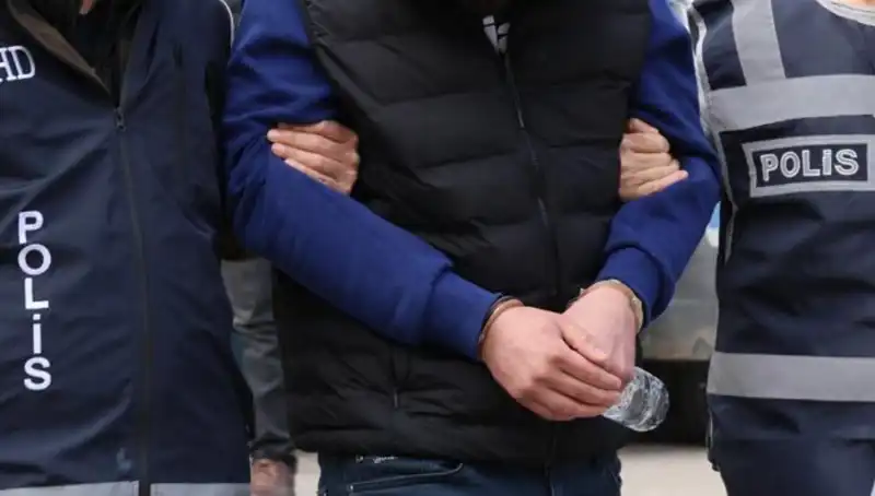 Türkiye'de DAEŞ Operasyonu: 4 İl'de 4 Gözaltı Gerçekleşti!